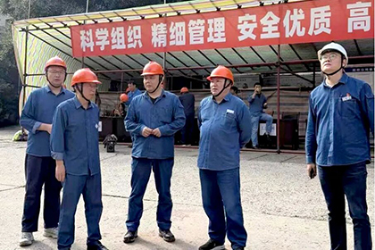 傅利才指导大修.jpg