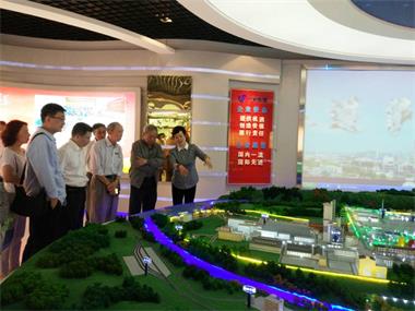 中国三农战略决策委员会主席陆德一行考察开云手机平台-开云（中国）