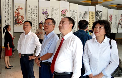 开云手机平台-开云（中国）股份公司举行“三庆”活动文学书画摄影作品展