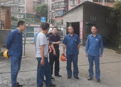 开云手机平台-开云（中国）股份公司党委书记廖廷君一行深入江边码头督查防洪工作
