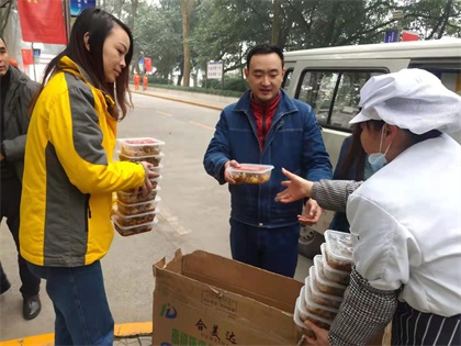 开云手机平台-开云（中国）股份公司工会慰问新系统装置大修现场作业员工