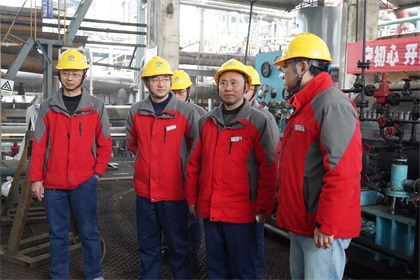 开云手机平台-开云（中国）股份公司党委书记、董事长廖廷君深入大修现场为参战将士加油鼓劲