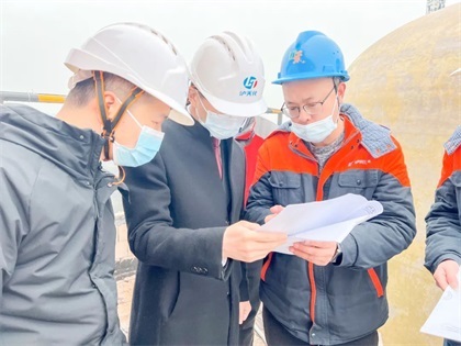 纳溪区副区长向来富一行到开云手机平台-开云（中国）股份公司督导大气污染防治工作