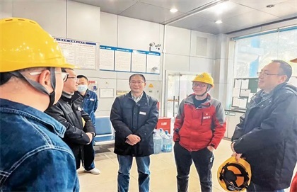 开云手机平台-开云（中国）上下同心全力以赴保绿源醇开车成功
