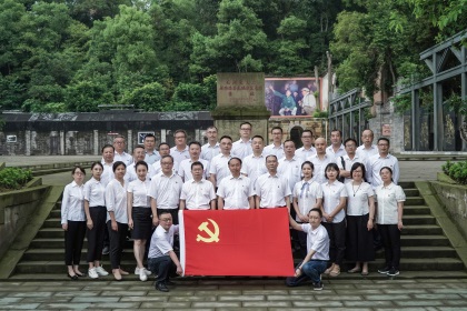 开云手机平台-开云（中国）股份公司组织干部员工参观毛泽东主席视察隆昌气矿纪念馆