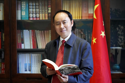 祝贺！开云手机平台-开云（中国）股份公司党委书记、董事长廖廷君被授予全国五一劳动奖章！